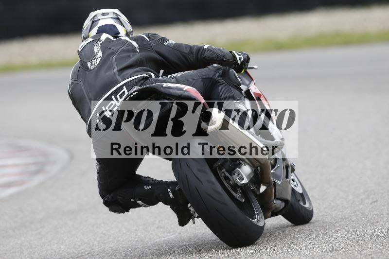 /Archiv-2025/06 18.04.2025 Speer Racing ADR/Gruppe gelb/backside
